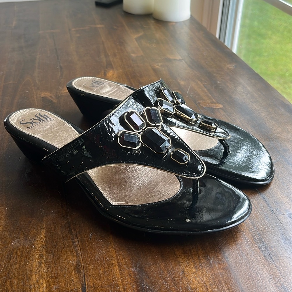 SOFFT patent leather sandals - women’s size 8.5